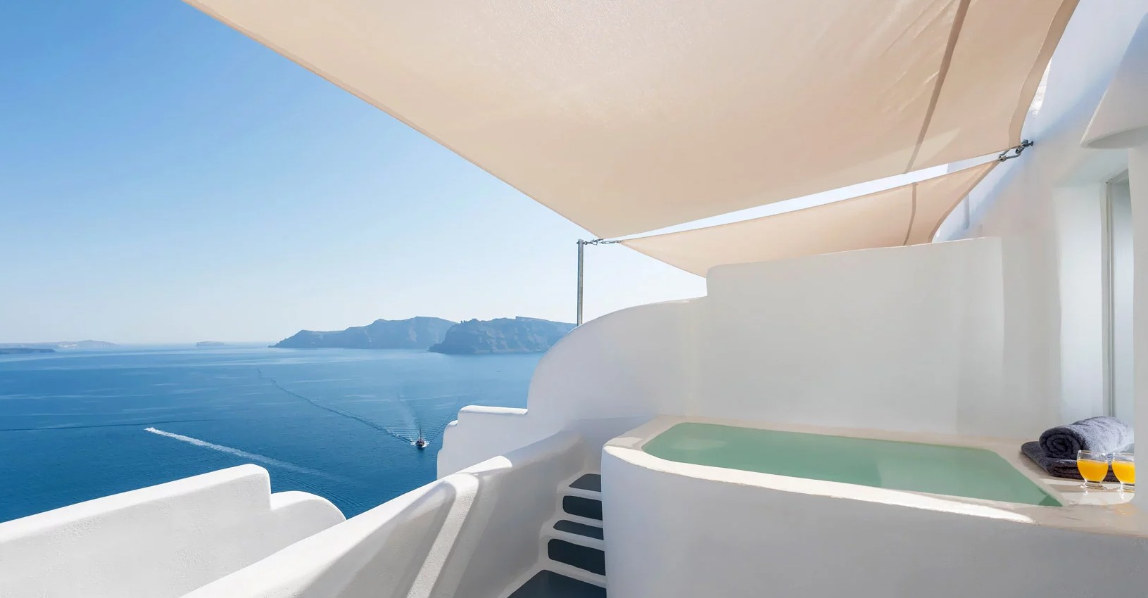 Suite with caldera view